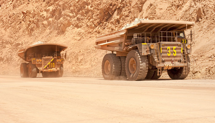 seguimiento fluvial Camiones volquetes en una mina en Perú